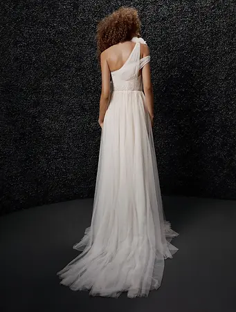 BRIGITTE-vera-wang.webp