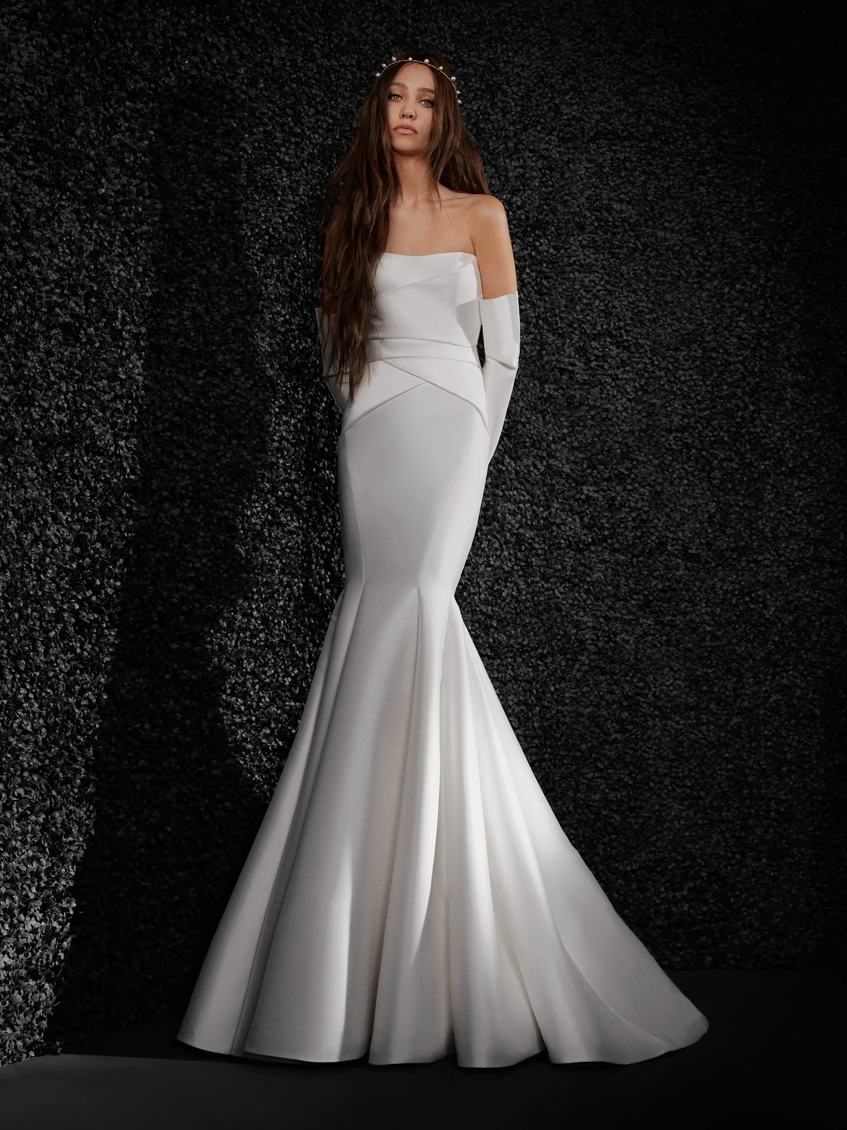 LUCILLE-vera-wang.webp