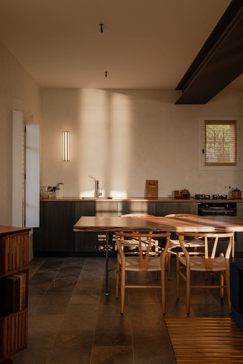 alliotmaudet_alliot+maudet_a+m_theo_alliot_romain_maudet_Kitchen_dining_chair_table_stone_wood_iron_travertin_la_daurade_architecture_project_light_warmth_tone_iconic_interiordesign_interior_architectural_architecture_minimal_pure_timeless