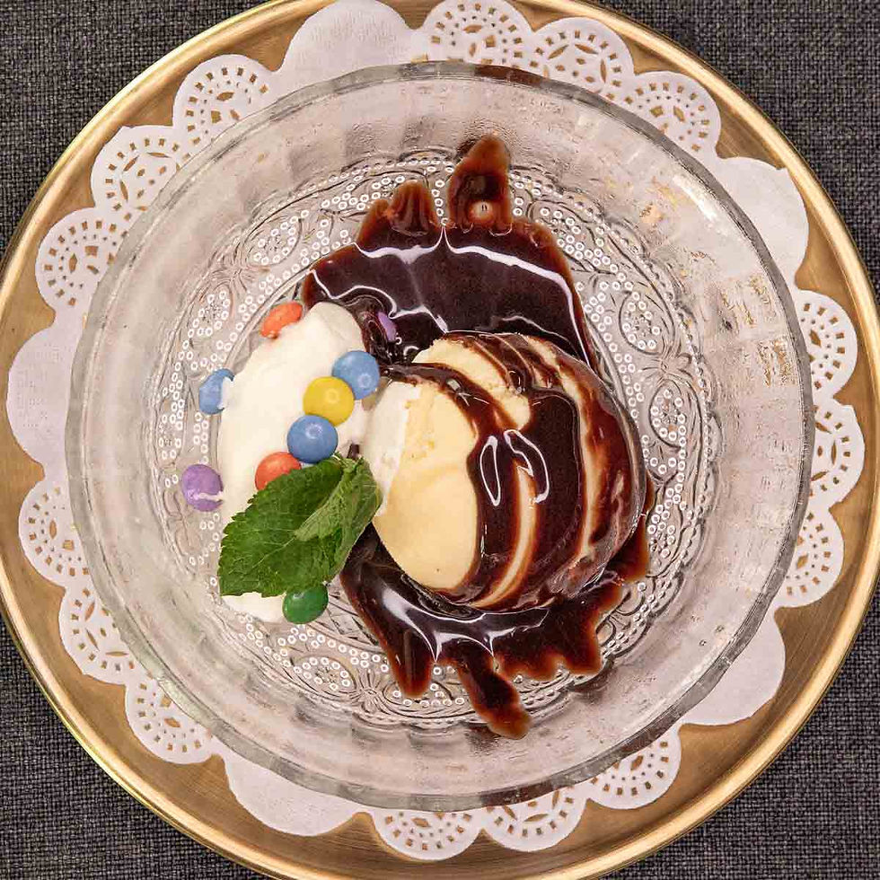 Kinderdesserts im Guggital: Mini-Coupe Dänemark mit Smarties und kleinem Spielzeug