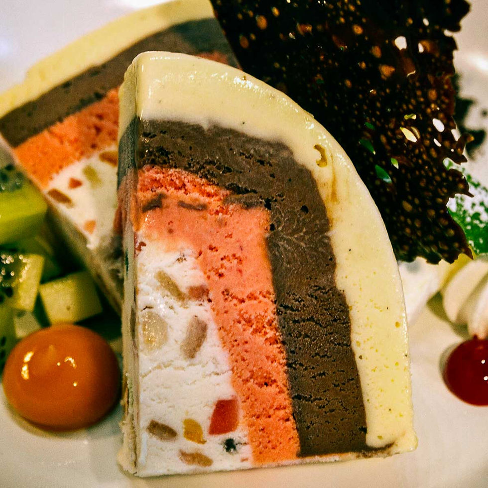 Haugemachte Cassata nach altem Familienrezept, Hotel Restaurant Guggital, Zug