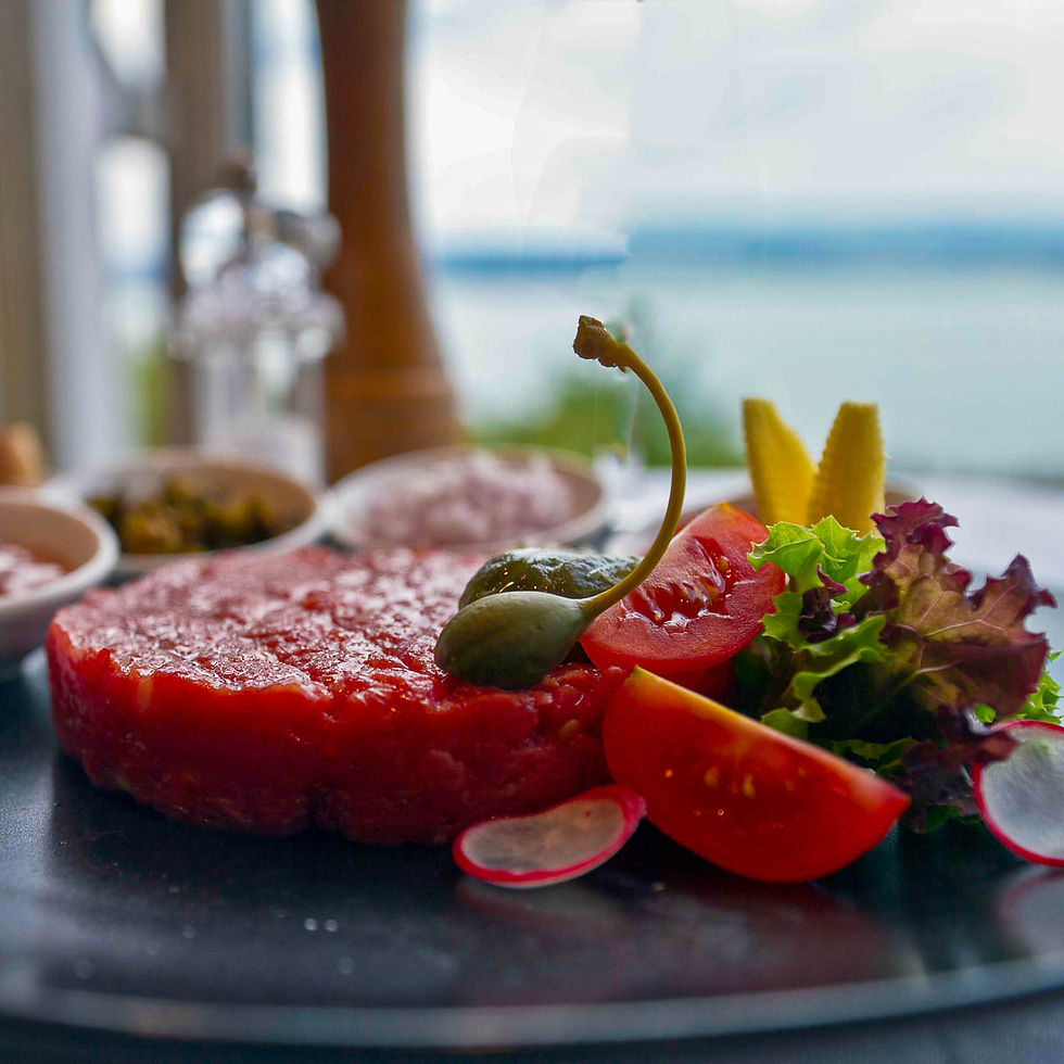Beefsteak Tatar aus feinem Bio-Rindfleisch, Hotel Restaurant Guggital, Zug