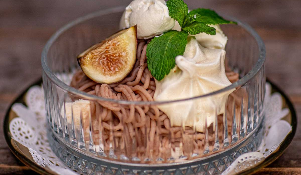 Vermicelles mit Rahm und Meringues, Guggital Zug