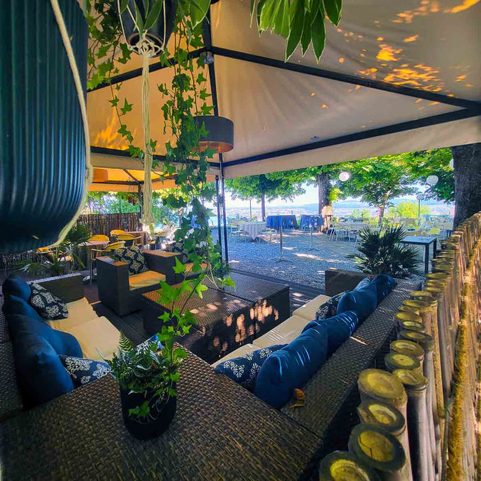 Gemütliche Gartenlounge, Guggital Gartenwirtschaft, Hotel Restaurant Guggital, Zug