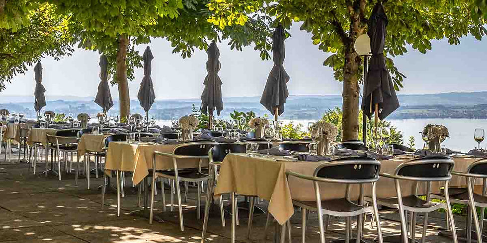 Wunderschöner Gastgarten mit Zugerseeblick, Guggital Zug