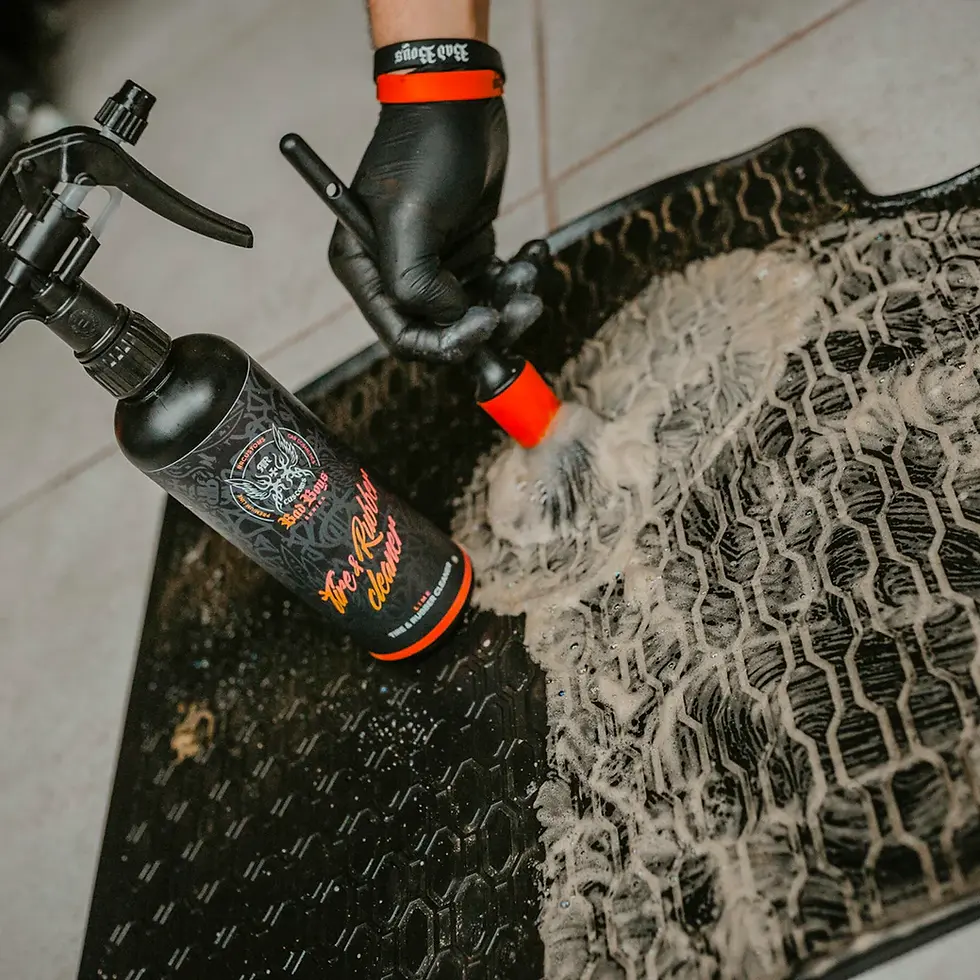 Thumbnail: Rrcustoms Tire & Rubber Cleaner in werking