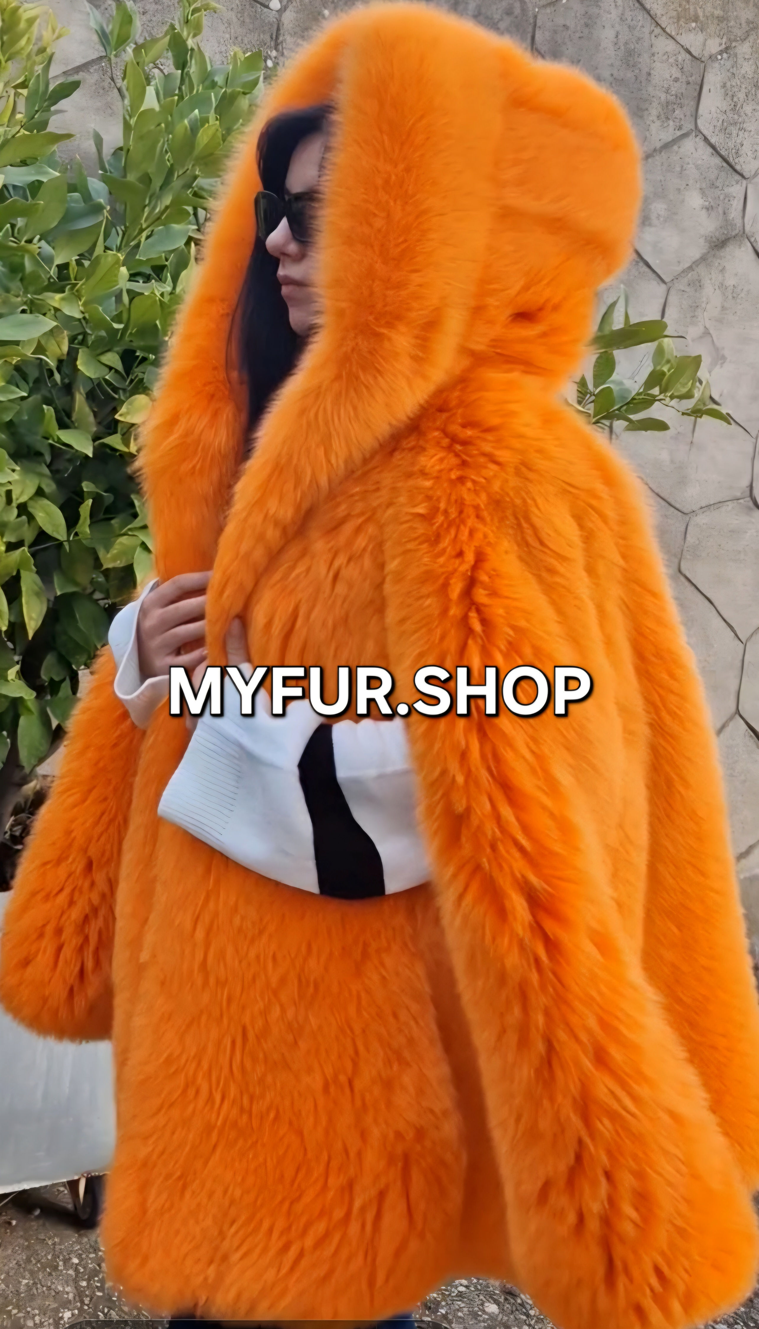REAL FULLPELTS FOX HOODED CAPE