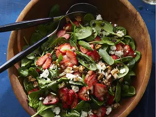 SPINACH-STRAWBERRY SALAD WITH FETA & WALNUTS