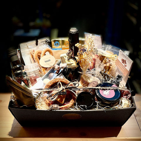 Geschenkkorb aus der Geschenke Manufaktur in Bern