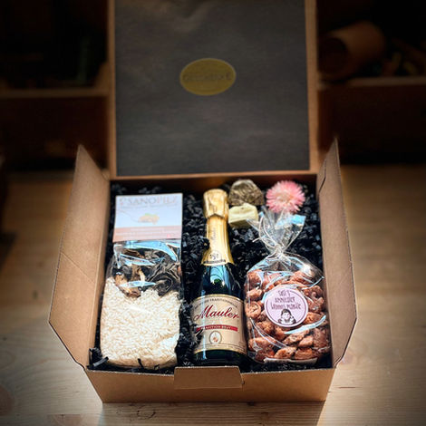 Eine hübsche Apérobox zum Versenden aus der Berner Geschenke Manufaktur. Zu finden in der Altstadt und im Breitsch.