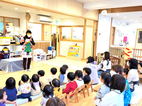 くまボラさんの絵本の読み聞かせ「クリスマスバージョン」