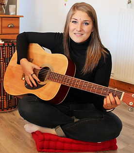 Musicothérapie musicothérapeute Haut Jura Saint-Lupicin cours de chant éveil musical psychothérapie Ingrid Buatois