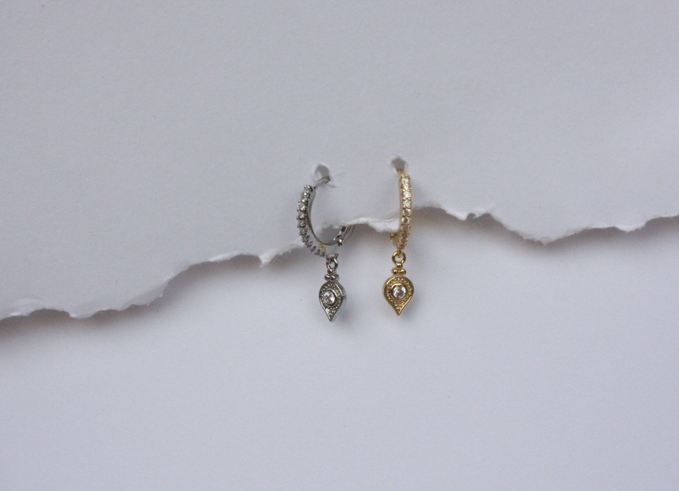 Hoop glitter con foglia e zirconi