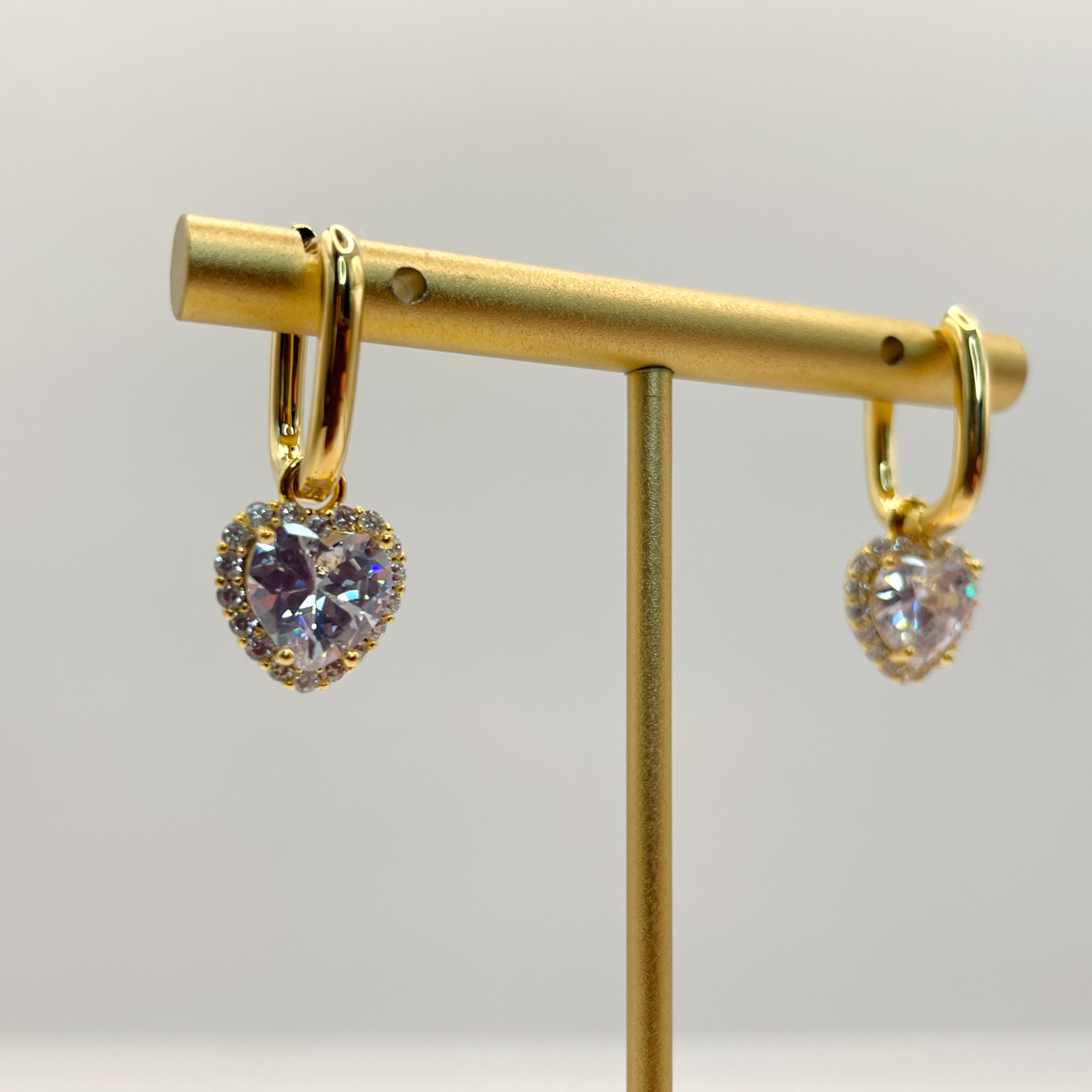 Orecchini con Zircone a forma di Cuore pendente BIANCO