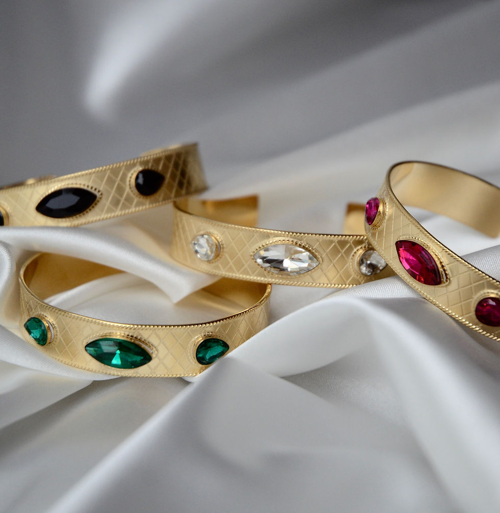 Miniatura: Bracciale rigido con rombi e pietre