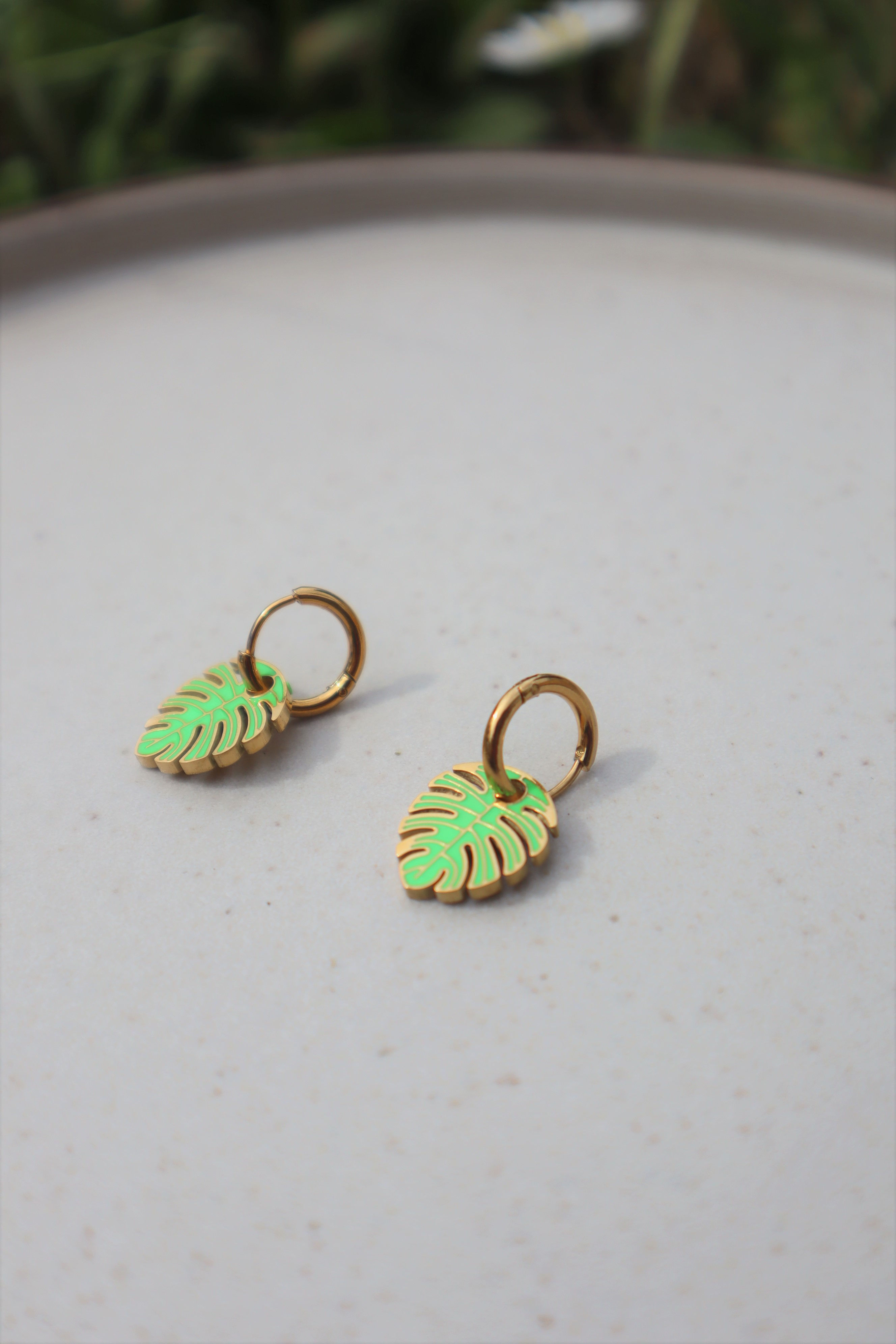 Hoop TROPICAL, foglia tropicale smaltata VERDE PRATO