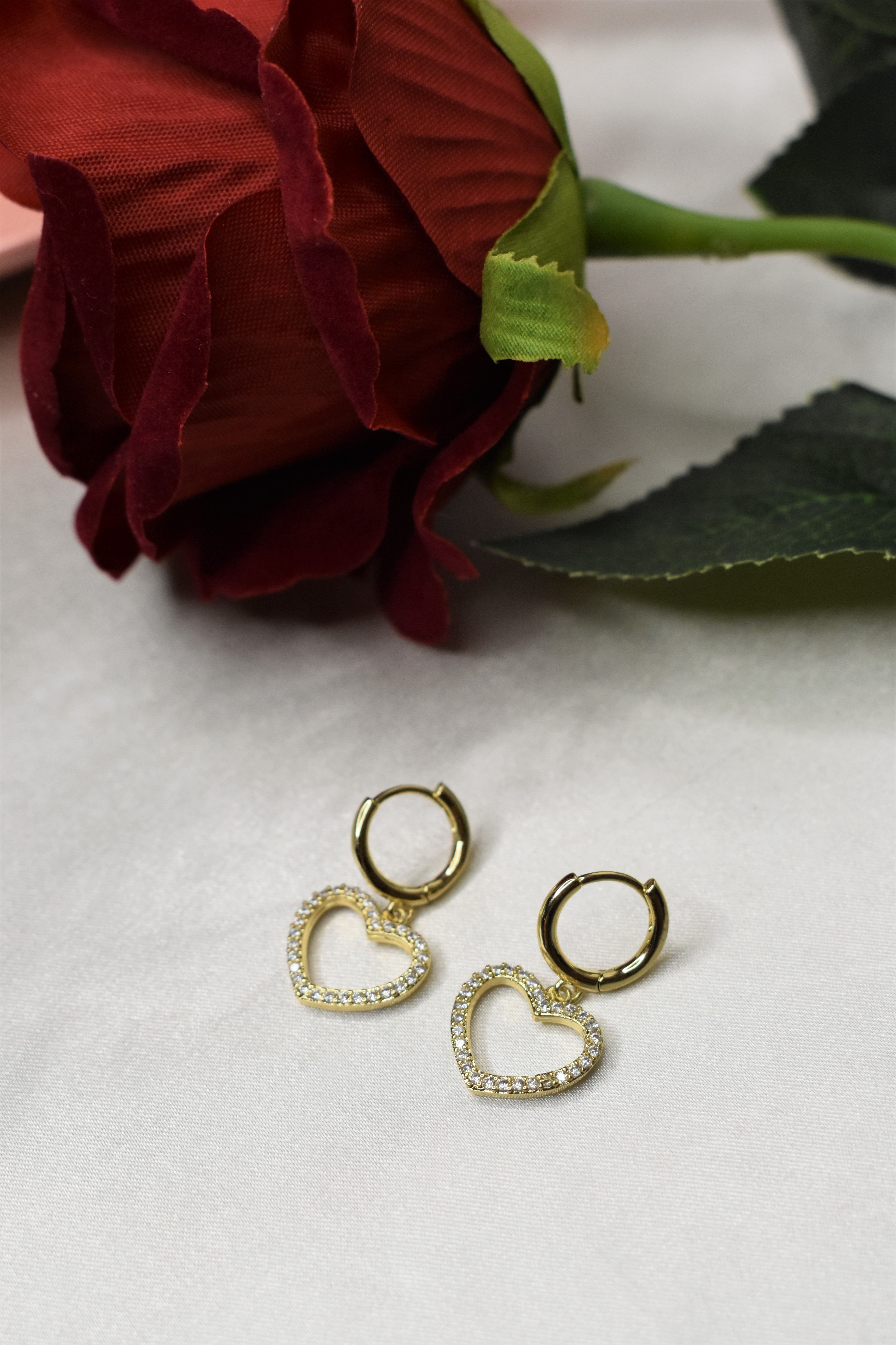 Hoop con cuore grande glitter GOLD