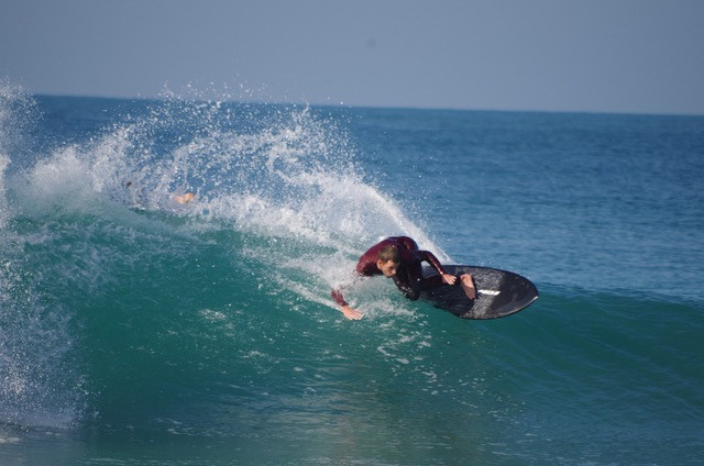 Thomas la fonta surfing