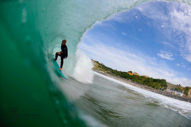 Thomas la Fonta surfing in bidart