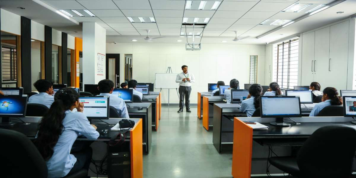 Computing and networking laboratory for students
