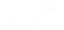 Logo de l'agence. Texte Studio Détails, en couleur blanc, en majuscules avec une astérisque dans le O