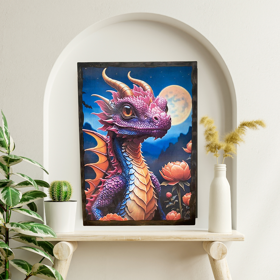 Miniature : Tableau Dragon   Sous la lueur d’une pleine lune rêveuse, ce petit dragon violet semble tout droit sorti d’un conte oublié. S