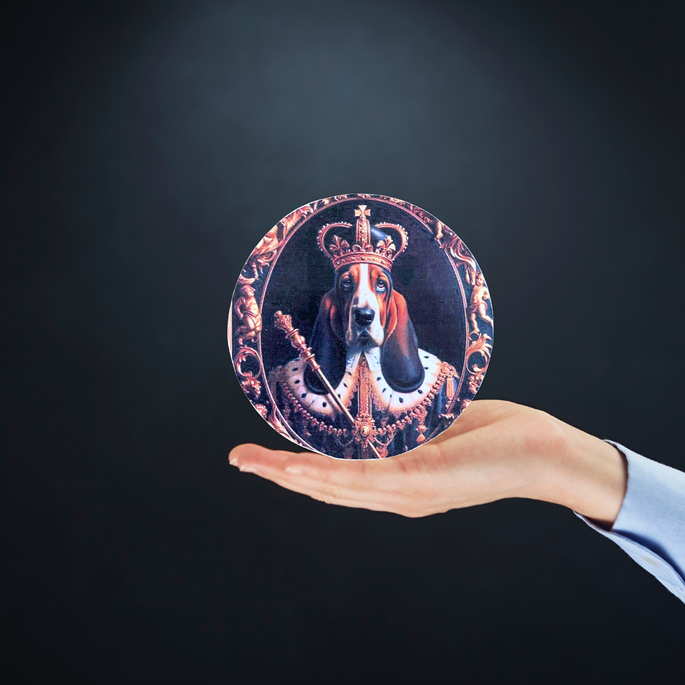 Dessous verre Basset Hound  Sa Majesté vous regarde… et juge votre café ☕👑Voici un dessous de verre pas comme les autres : u