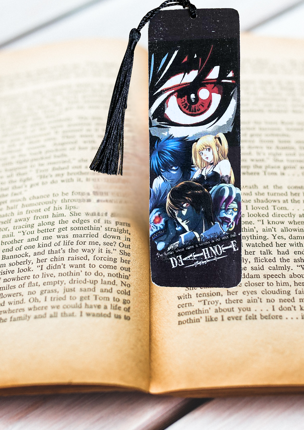 Miniature : Marque page Death Note  📖☠️ Prêt à plonger dans l'univers captivant de Death Note ?  Que vous soyez du côté de Light, de L o
