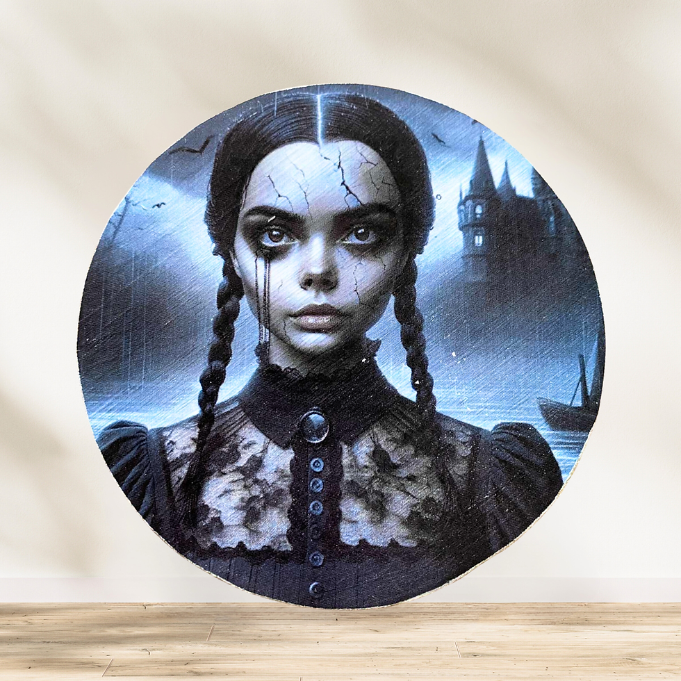 Dessous verre Mercredi 🖤 Ce dessous de verre est parfait pour ceux qui aiment leur café aussi noir que leur humour ☕💀 Merc