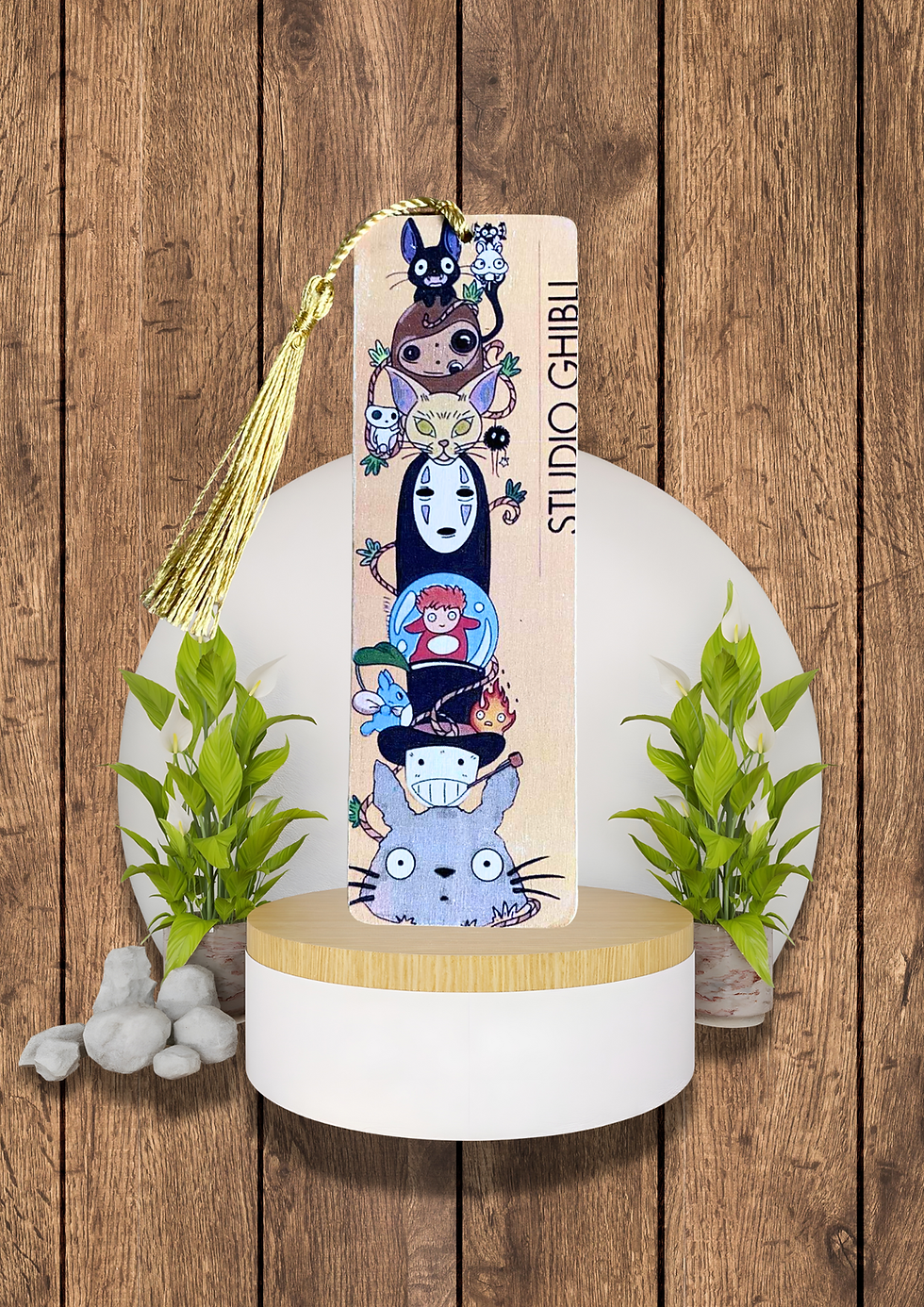 Miniature : Marque page Studio Ghibli fond beige   Un peu de magie entre chaque page   Ce marque-page inspiré de l’univers enchanteur de