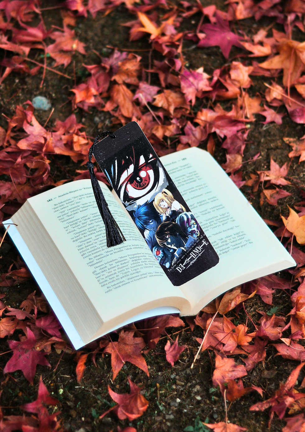 Miniature : Marque page Death Note  📖☠️ Prêt à plonger dans l'univers captivant de Death Note ?  Que vous soyez du côté de Light, de L o