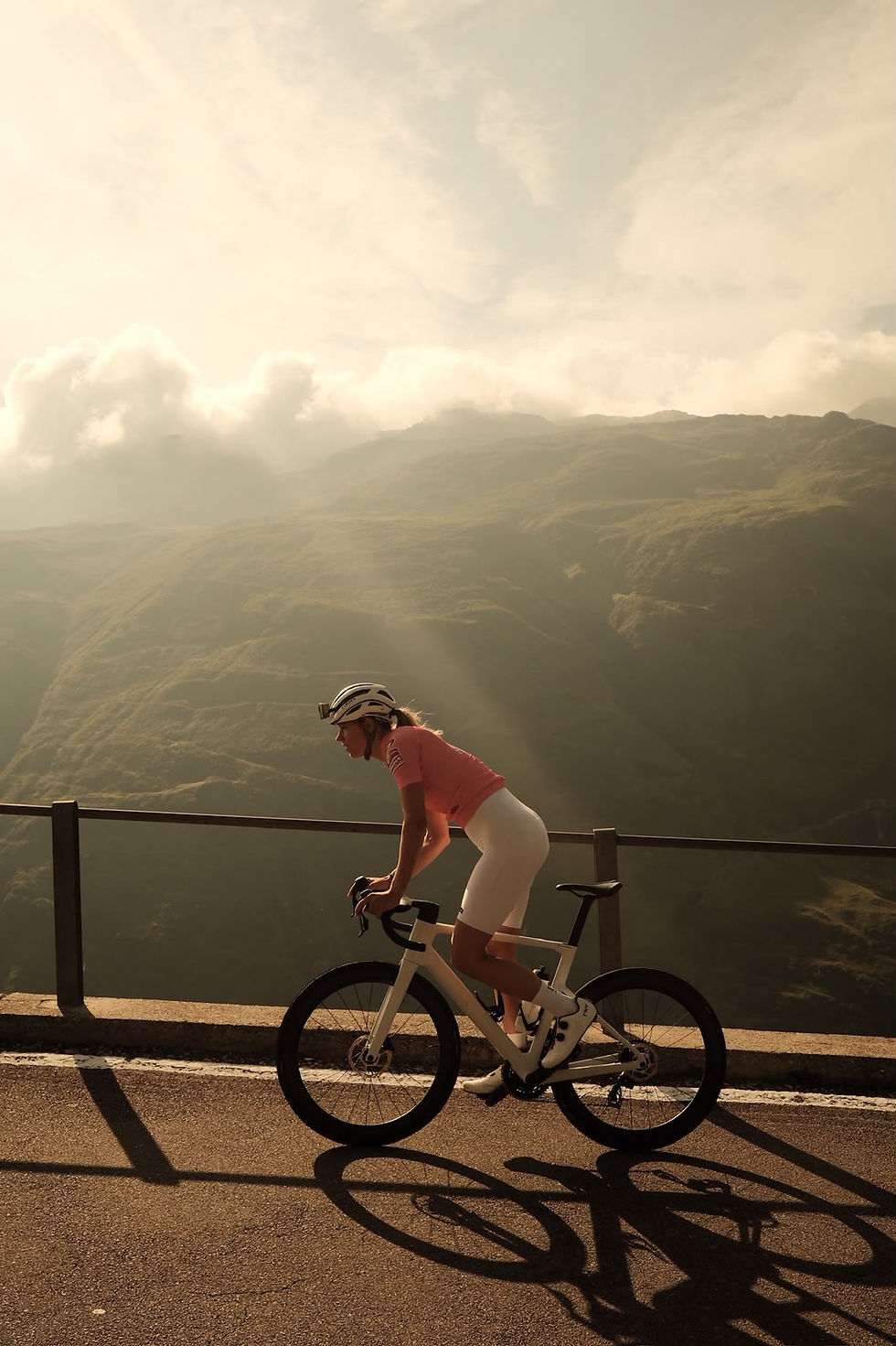 Female Rennrad Camp Andermatt August