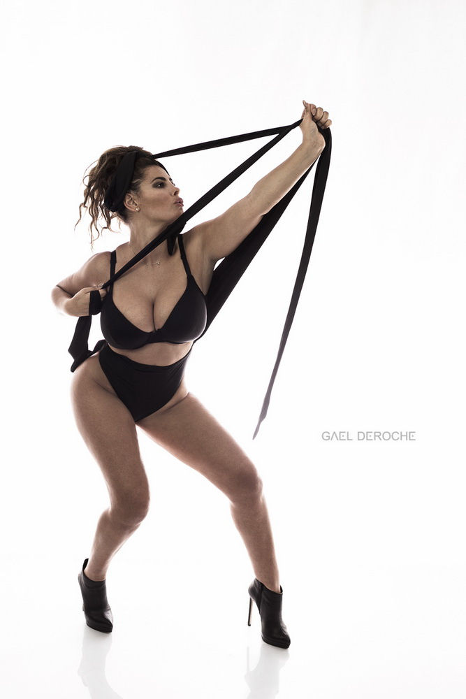 Photographe boudoir Paris, lifestyle, studio charme avec décor