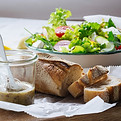 Ensalada y pan