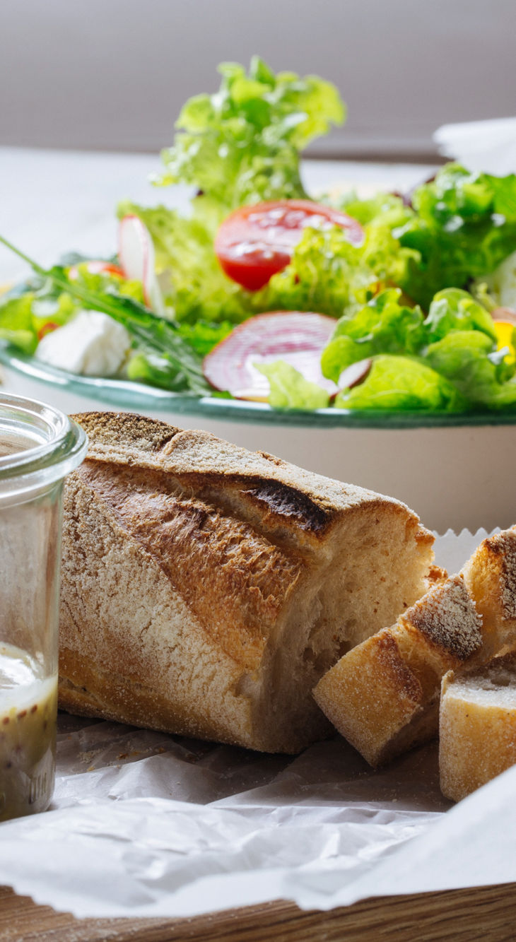 Salat und Brot