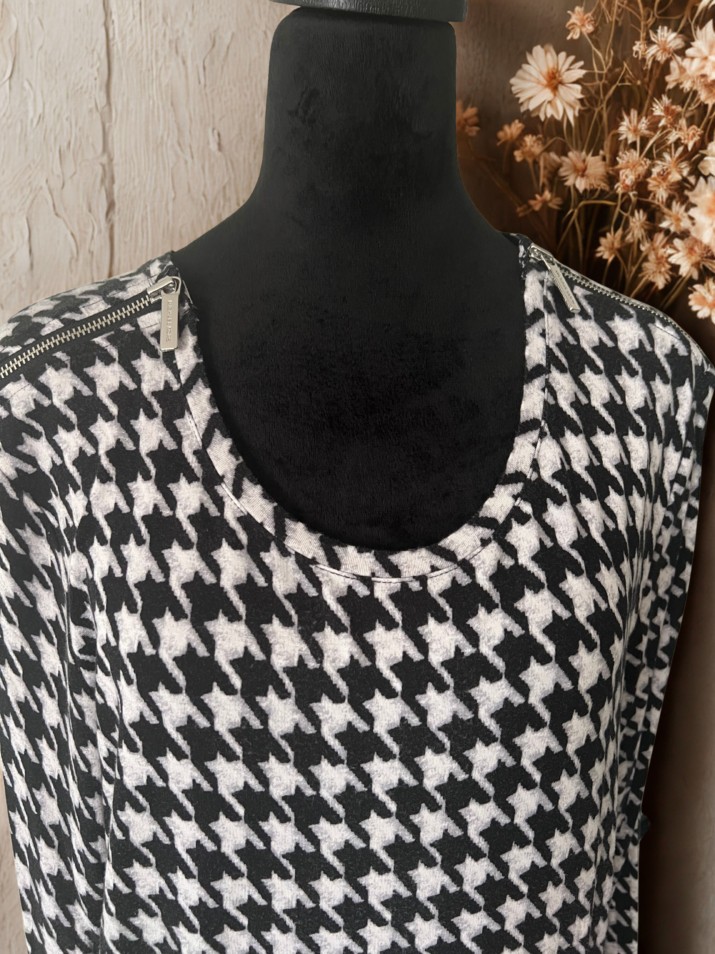 Michael Kors Black and White Top
