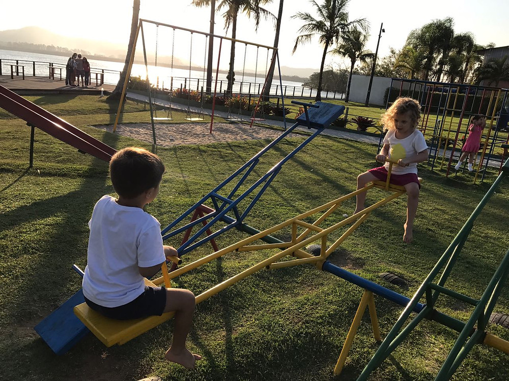 Um parquinho e essa vista. Precisa de mais alguma coisa?