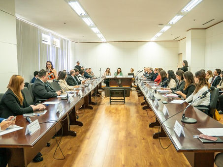 Governo incentiva a participação de MPMEs e dos estados no comércio exterior.