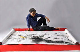 Watanabe Keisuke with scrall.jpg