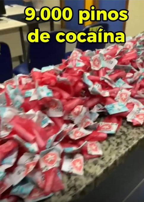 Polícia Rodoviária (CPRv)prende elemento com 9 mil pinos de cocaína em São Pedro da Aldeia.