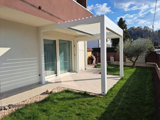 PERGOLA BIOCLIMATICA A PADOVA