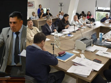 Fernando Españón continúa como diputado: Se frustró el tratamiento del oficio judicial por su desafuero