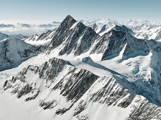 Swiss-Mountain-Finsteraarhorn-Agassizhorn-Strahlegg-B0003599-11000px_Gerry_Pacher-1536x115