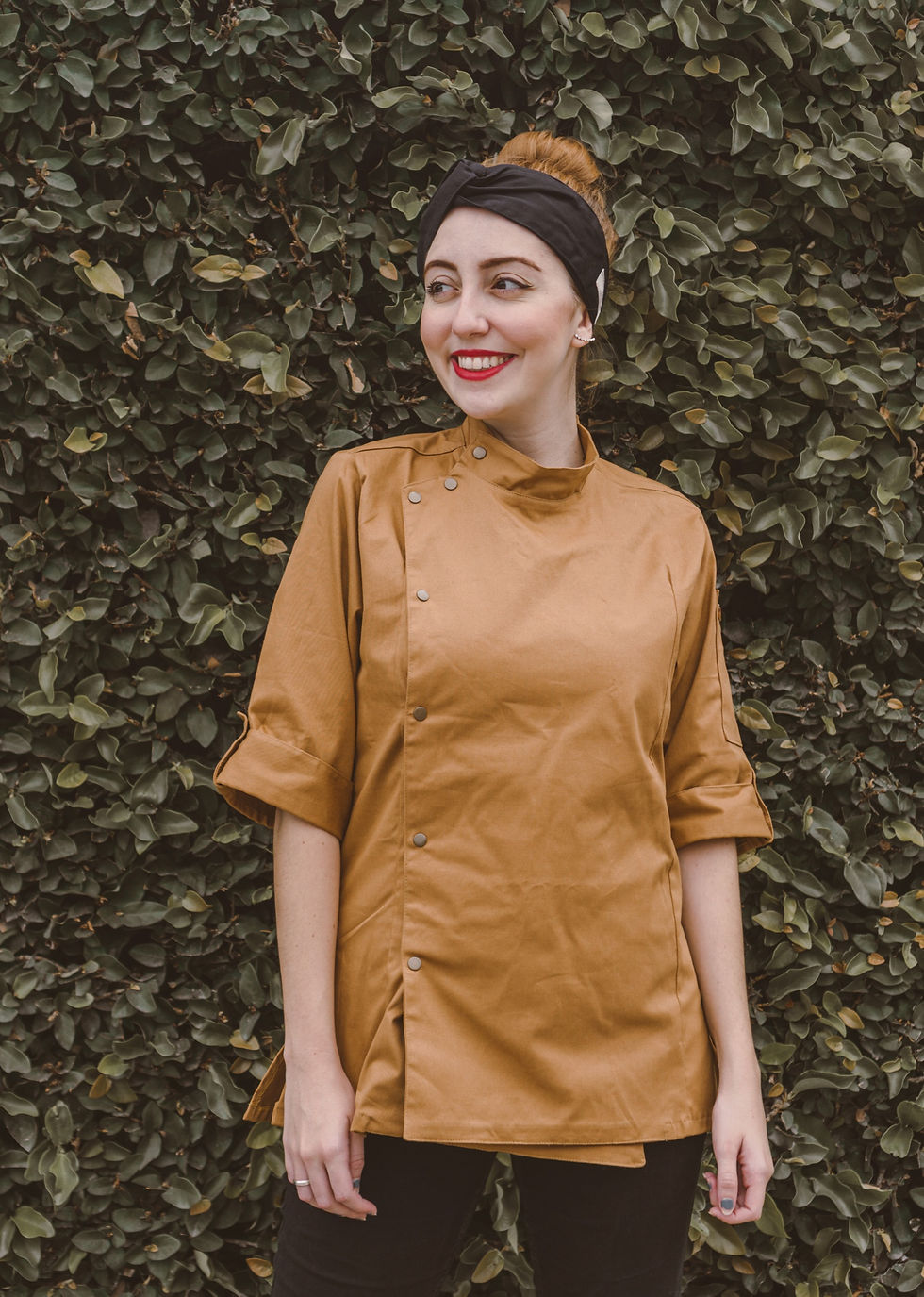 Miniatura: Dólmã Feminina Modelo Páprica em diversas cores. Uniforme com botão de pressão, gola transpassada e corte acinturado.