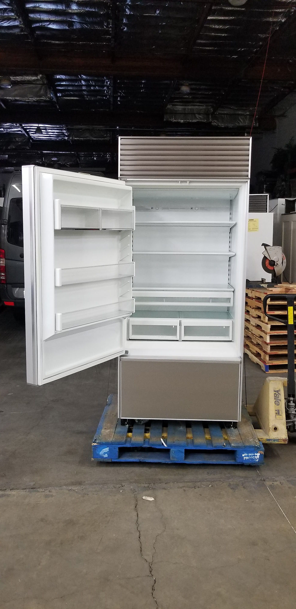 Thumbnail: SUB-ZERO 36" BOTTOM-FREEZER BUILT-IN REFRIGERATOR PERFECT STAINLESS RIGHT