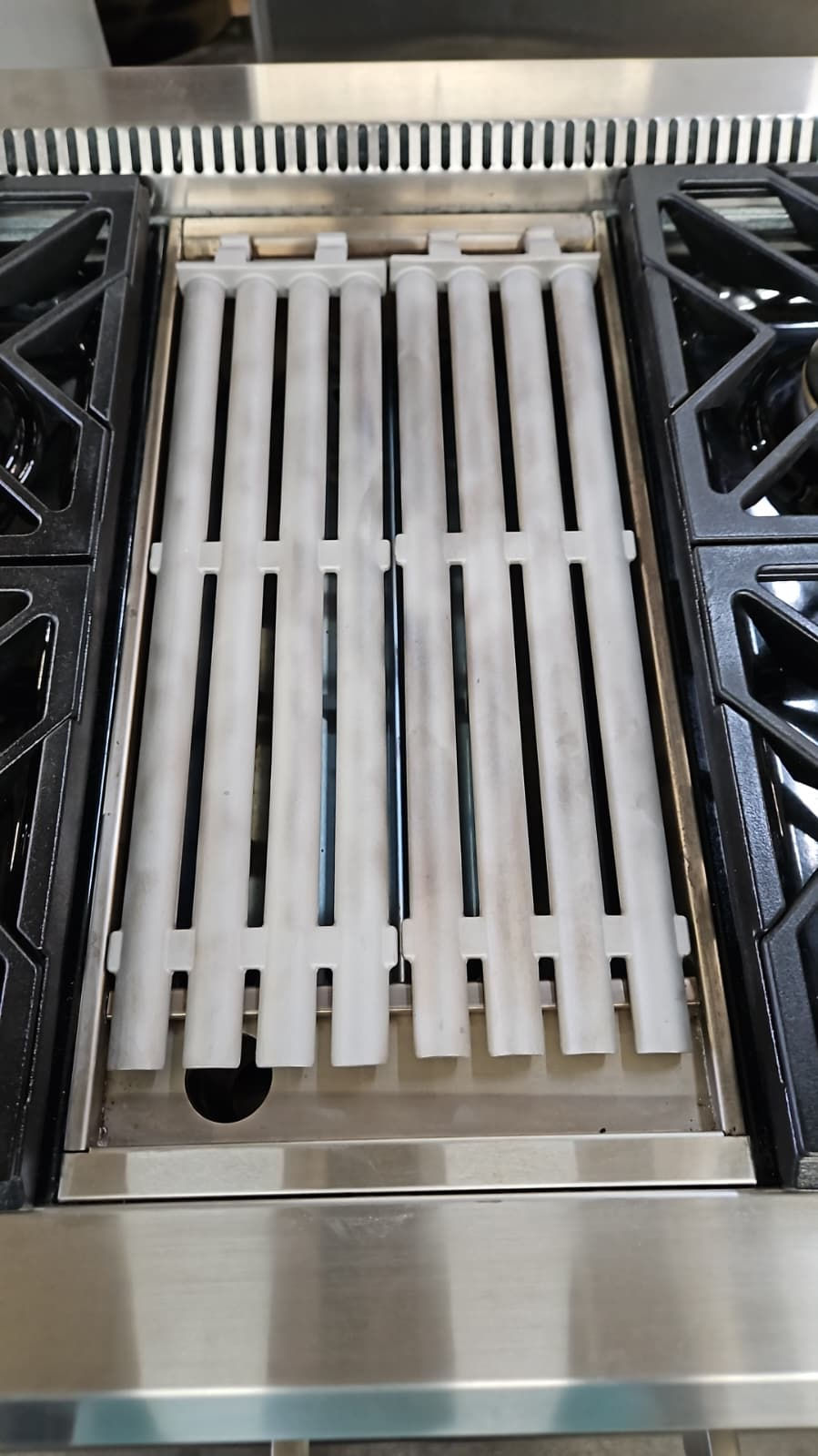 Thumbnail: REFURBISHED 48" GE MONOGRAM  ZDP48N6RHSS DUAL-FUEL PRO STAINLESS RANGE