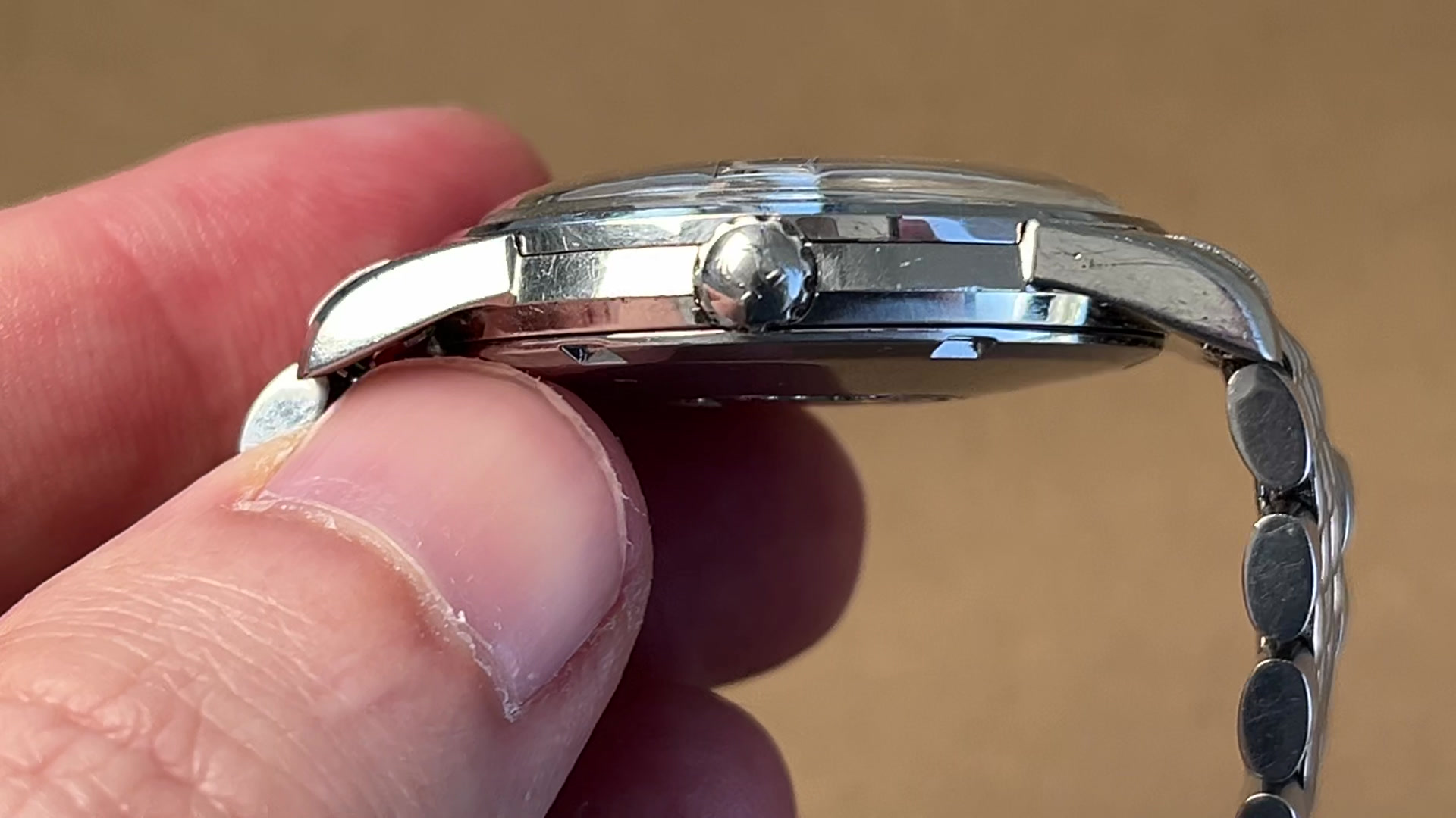 Omega Seamaster 166.009. Additional case profile. · Photo: Tempo Prima · © Tempo Prima; permission not yet confirmed · Source: https://www.tempoprima.com/product-page/vintage-1963-omega-seamaster-serviced-special-ribbion-dial