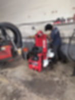 3_Hunter_Engineering_TC33BP_center-clamp_tire_changer.jpg