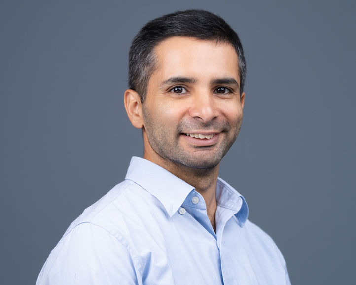 How to get Professional profile photo for Linkedin 