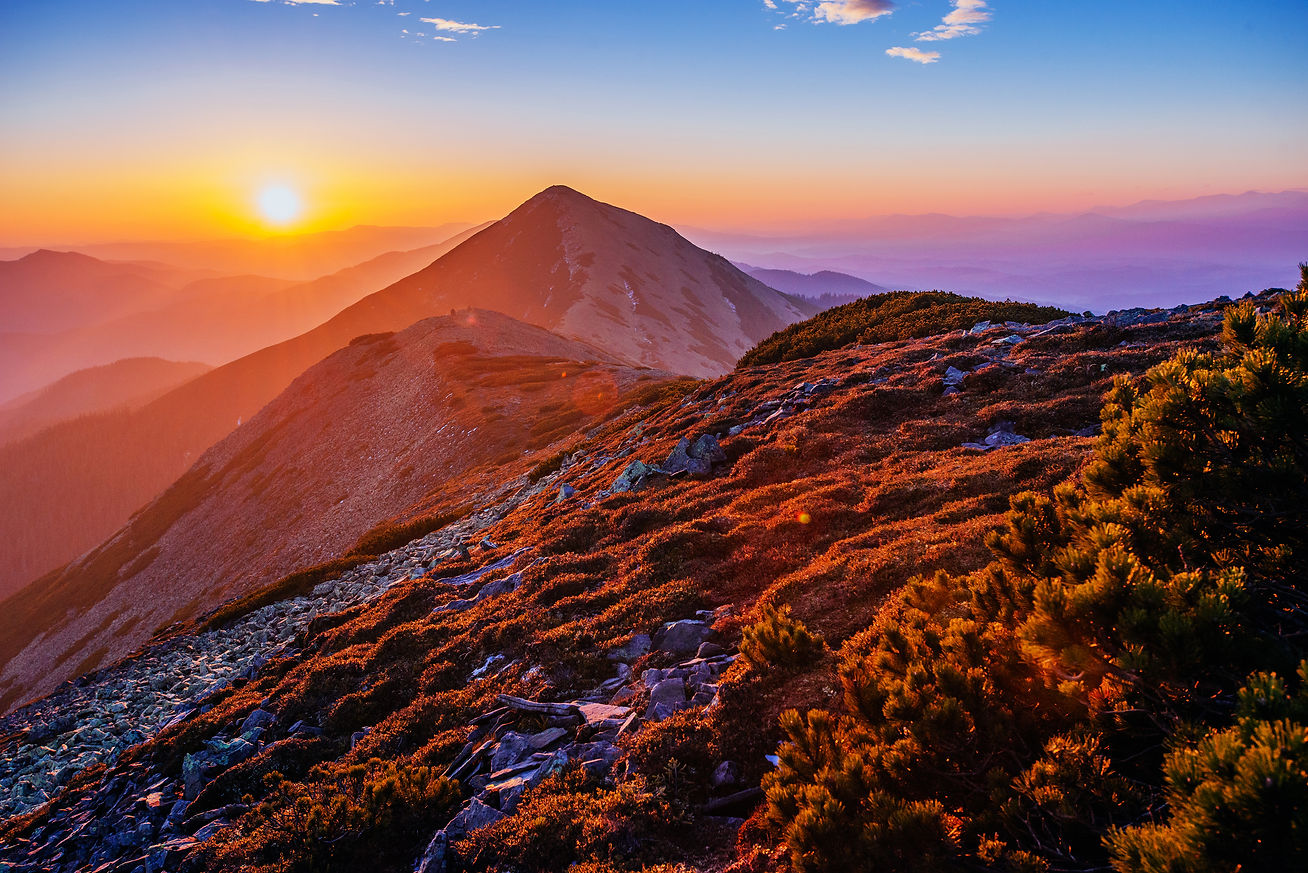 magic-sunset-in-the-mountains-2021-08-29-03-56-25-utc.jpg